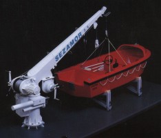 Rescue boat davit